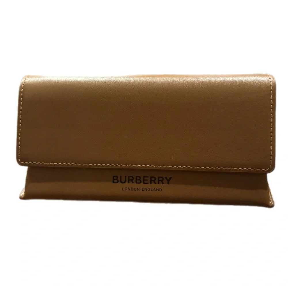 Burberry Tan Sunglasses Case‎
